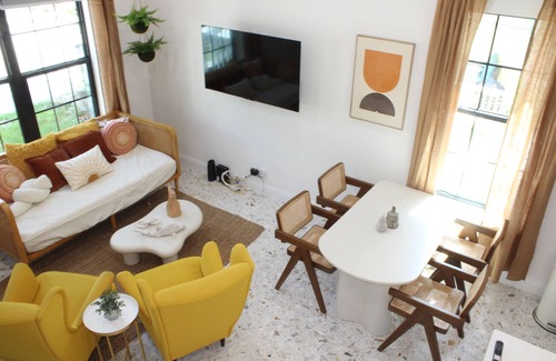 Historic District Haus | House within walking distance of the marina and the historic downtown!