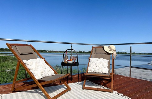 Łazy Bootsverleih | Luxuriöses Hausboot für 2 Personen, direkt am Meer