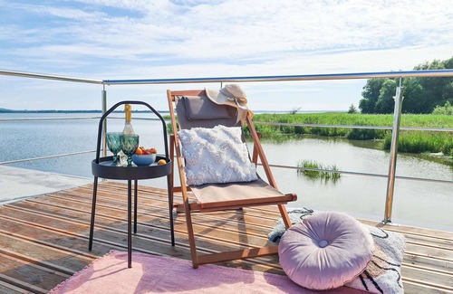 Łazy Bootsverleih | Luxuriöses Hausboot für 2 Personen, direkt am Meer