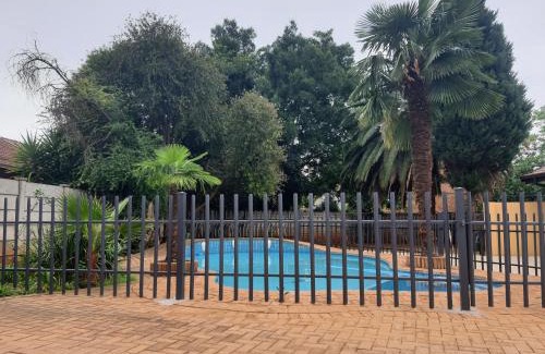 Klerksdorp Haus | Housemartin Guest House