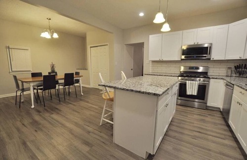 West Columbus Haus | Housepitality - Franklinton Manor - Spacious