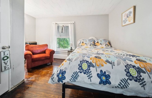 Akron Haus | Howard UP · Pura Vida II, 4 bedroom condo, Up