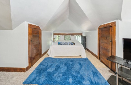 Akron Haus | Howard UP · Pura Vida II, 4 bedroom condo, Up