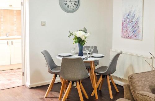 Monmouth Haus | Howells Cottage