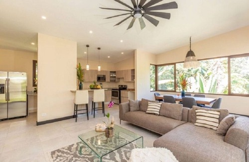 Valle Pura Vida Haus | Howler Hideaway - Rainforest Paradise, 3 Bed, Pool in Manuel Antonio