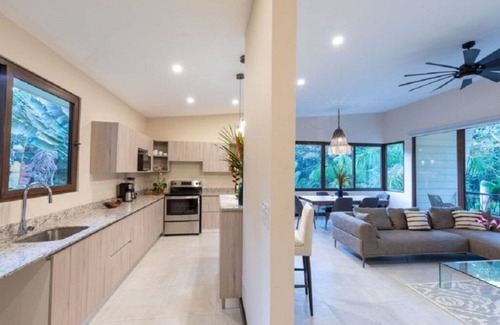 Valle Pura Vida Haus | Howler Hideaway - Rainforest Paradise, 3 Bed, Pool in Manuel Antonio