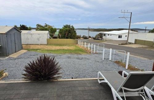 Lake Wangary Haus | Howsthaserenitee - 3BR house with bay views