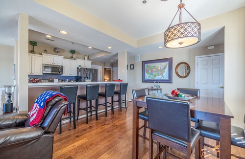 Lakeland Eigentumswohnung | HT901 - Impressive lakefront condo!