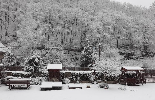 Ujhuta Haus | Hudi-Lak Vendégház