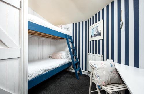 Upton Cheyney Haus | Hudson House