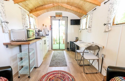 East Dereham Hütte | HUGATREE, romantic, character holiday cottage in Litcham