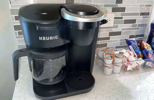 Des Plaines Haus | Huge 4BR w/ Yard | Sleeps 8 | LCP Collection