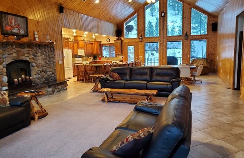 Mountain Home Kabine | Huge Cabin - Great for Families and Group