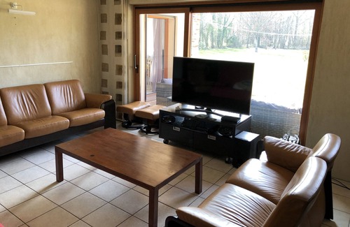 Attignat Haus | Riesiges komfortables Anwesen mit Ruhe nur für Sie (1,4 ha + Pool)