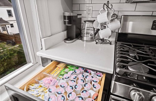 Bayonne Haus | ✨ Huge Family Retreat Near NYC, MetLife & American Dream Mall