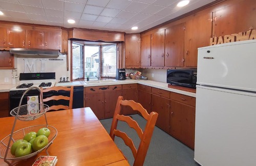 Manistee Haus | Huge historic, w/large yard & close to beach