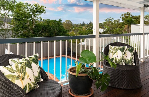 Indooroopilly Haus | Huge Pool|Indooroopilly Queenslander|Pet Friendly