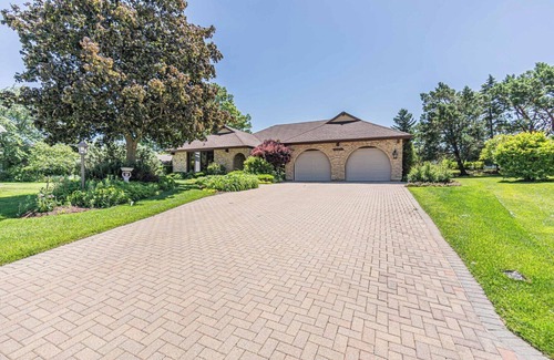 Schaumburg Haus | Huge Schaumburg 5 br/3.5ba w/ bonus rooms/office