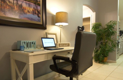 Thousand Oaks Haus | Hummingbird Haven. Come enjoy our slice of Heaven