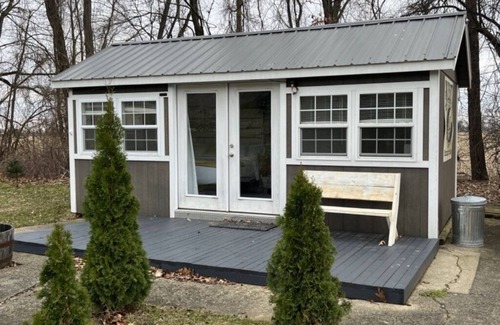 Battle Creek Hütte | Hummingbird Rest : Christian Retreat in Tiny House