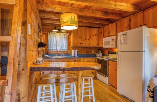 Rangeley Hütte | Hunter Cove Cabin #7 in the Hunter Cove Cabins Community