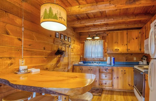 Rangeley Hütte | Hunter Cove Cabin #7 in the Hunter Cove Cabins Community