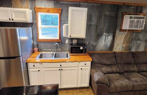 Fairbanks Haus | Hunters & Heroes Hideaway. Cozy barn studio in tranquil Loch Arbor area.