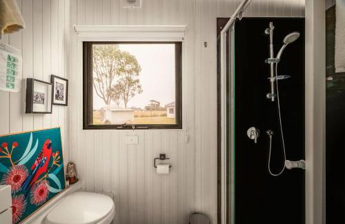 Monomeith Haus | Hunters Inn by Tiny Away