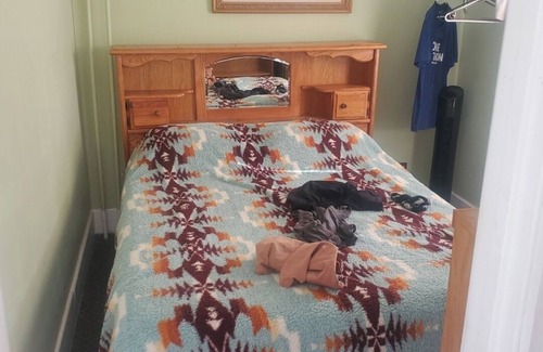 Medina Haus | Hunting and Fishing Rental House on the edge of town.