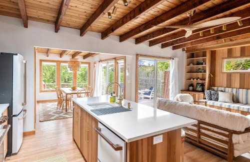 Ocean Bay Park Haus | Huron Hideaway