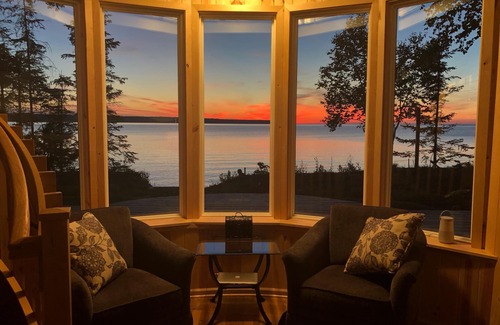 Big Bay Kabine | Huron Horizons - Herrliche Sonnenuntergänge über der Big Bay des Lake Superior