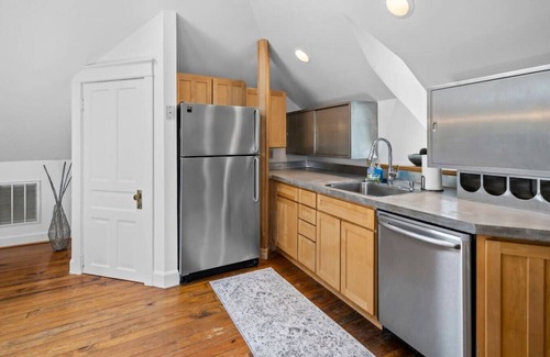 Hyde Park Wohnung | Hyde Park 2BR/2BA Penthouse with Private Patio