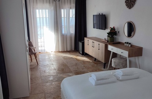 Kalekoy Koyu Hotel | İmroz Begonvil