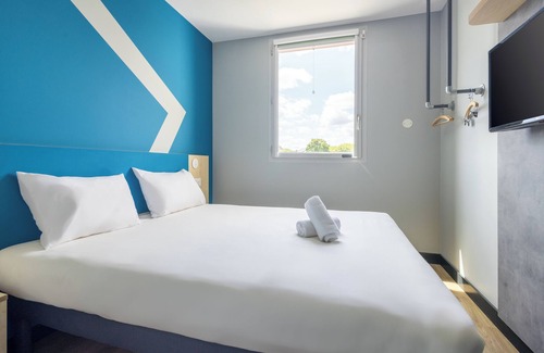 Plateau - Mont-Valerien Hotel | ibis budget Nanterre La Défense