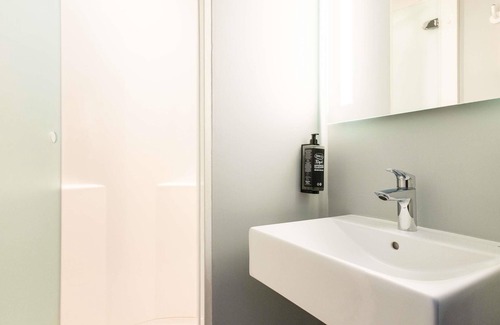 Plateau - Mont-Valerien Hotel | ibis budget Nanterre La Défense