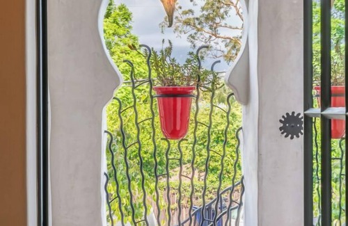 Laguna Wohnung | Kultiger Stil und farbenfrohe Details - atemberaubendes Zuhause in der Innenstadt von Santa Barbara! *NEU*