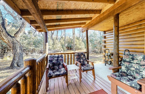 South Fork Haus | Ideal Gem on the River w/ Wood-Burning Fireplace, Spacious Deck, & WiFi