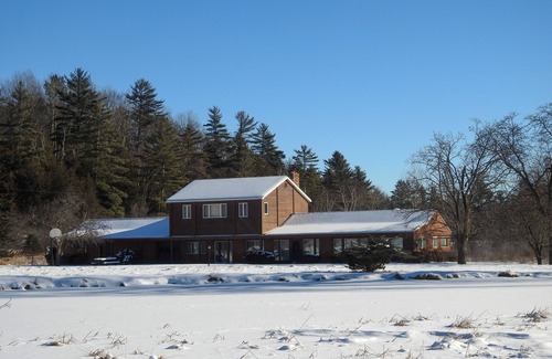 East Tawas Haus | Ideal getaway for nature lovers!