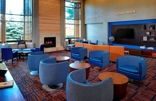 West Dundee Haus | Ideal Location! 4 Units Near Elgin History Museum, Pool, Offers FREE Parking!