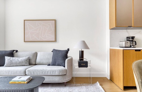 Sutton Place Wohnung | Ideal Midtown East 2BR w/ Elevator, Doorman & Gym, near UN, by Blueground