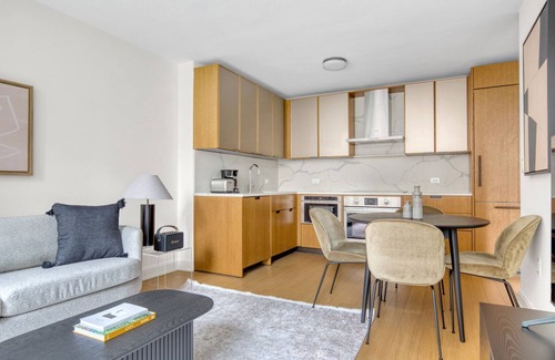 Sutton Place Wohnung | Ideal Midtown East 2BR w/ Elevator, Doorman & Gym, near UN, by Blueground