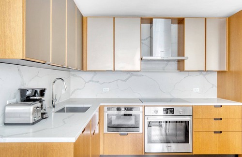 Sutton Place Wohnung | Ideal Midtown East 2BR w/ Elevator, Doorman & Gym, near UN, by Blueground