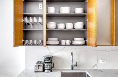 Sutton Place Wohnung | Ideal Midtown East 2BR w/ Elevator, Doorman & Gym, near UN, by Blueground