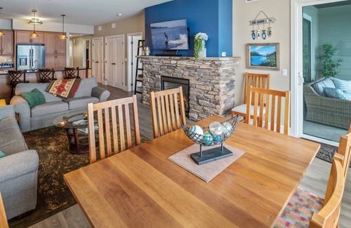 Sandpoint Eigentumswohnung | Ideal Seasons Waterfront Condo | Spa, Beach, Hot Tub, Pool, Marina