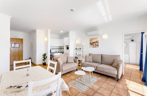 Porto de Mos Wohnung | Ideally located for a perfect beach holiday