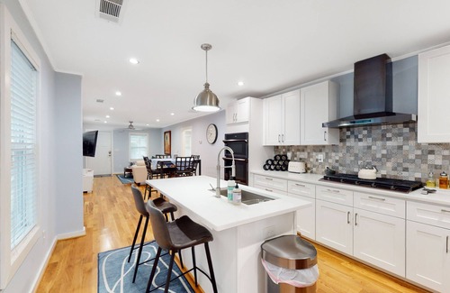 Reynoldstown Haus | Ideally located home with a large yard, bikes, board games & AC - dog-friendly