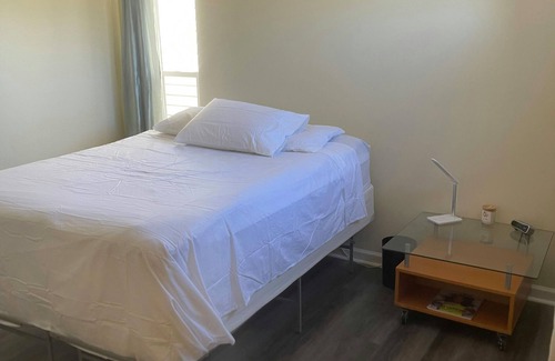 Destrehan Haus | Ideally located townhome with updated kitchen, patio, & W/D - dog-friendly