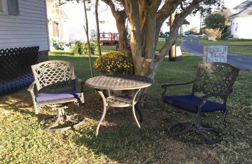 Ewell Hütte | IDLE HOUR, a tranquil 3 bedroom 1.5 bath cottage WITH DOCK