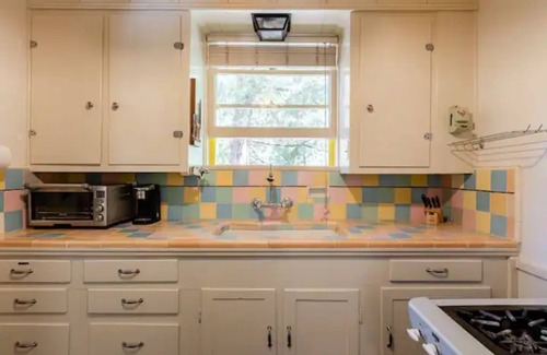 Idyllwild Kabine | IdyllAway Vintage Cabin - Kid Friendly Sledding Cul-de-Sac!