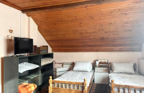 Kutina Haus | Idyllic House in Kutina with Enclosed Garden